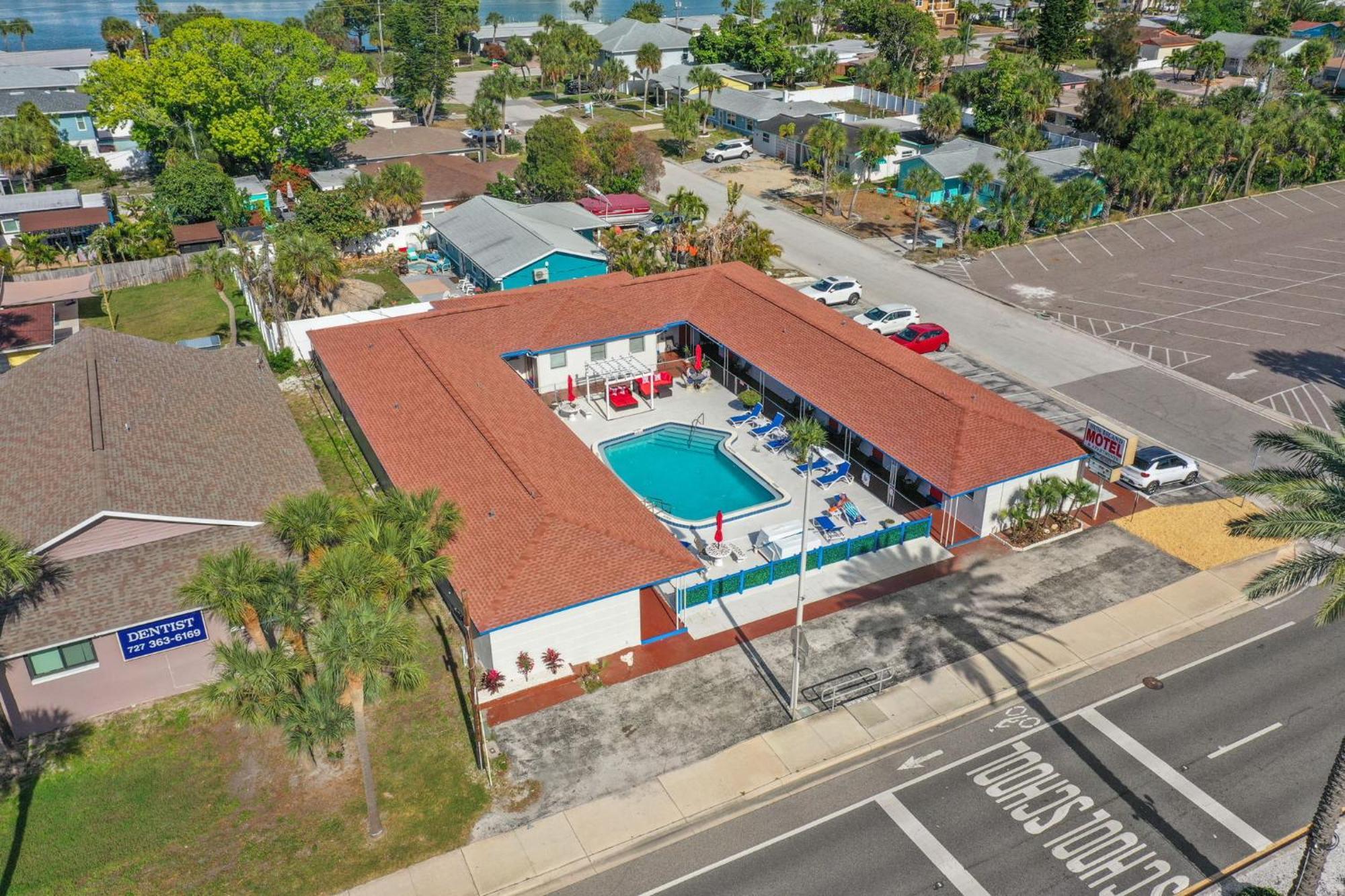 Sun Island Motel St. Pete Beach Eksteriør billede