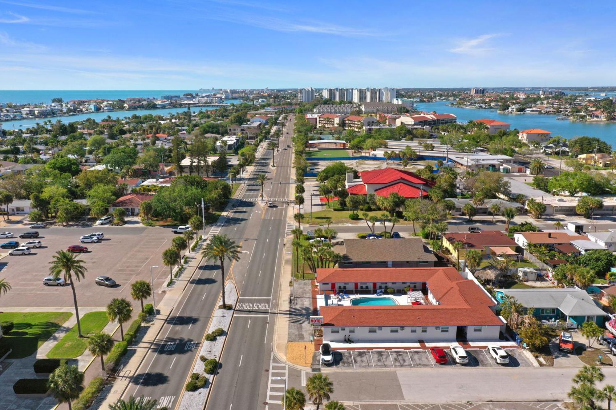 Sun Island Motel St. Pete Beach Eksteriør billede