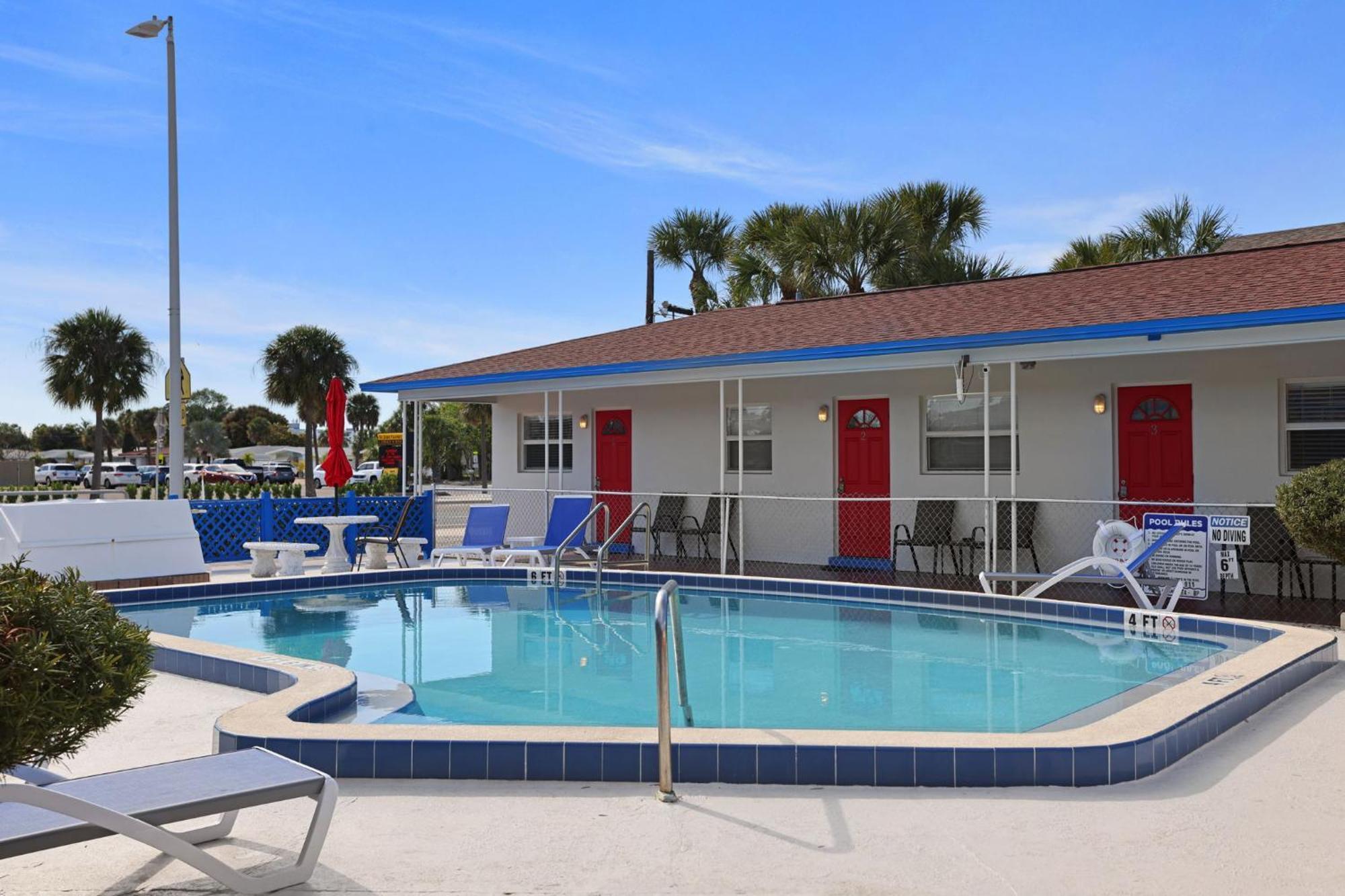 Sun Island Motel St. Pete Beach Eksteriør billede