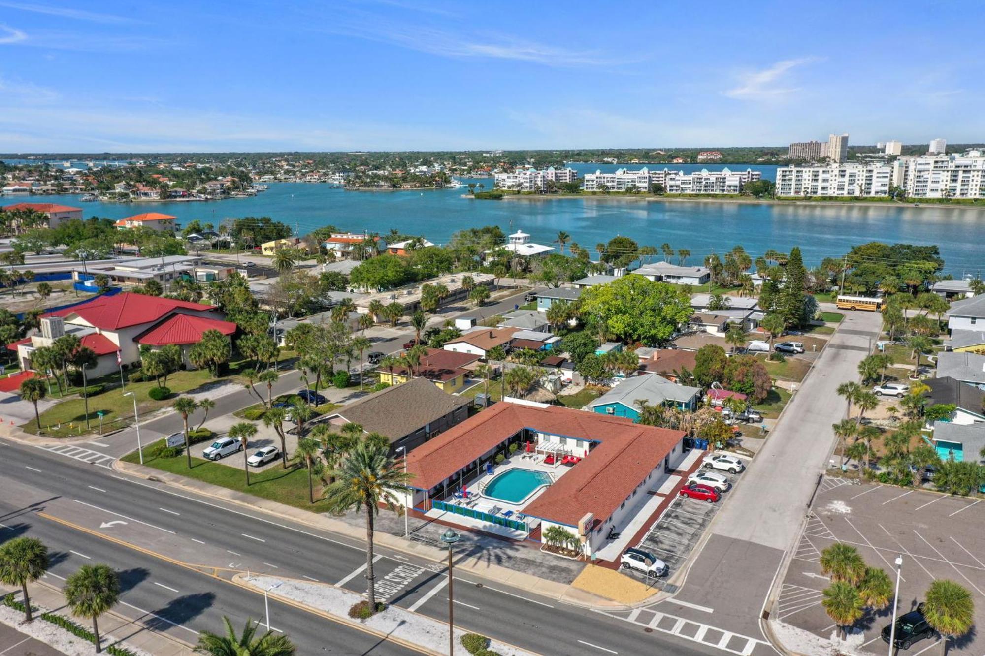 Sun Island Motel St. Pete Beach Eksteriør billede